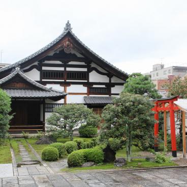 Kennin-ji (Kyoto), Secondary pavilion Kyusho-in and Inari shrine