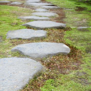 Isui-en (Nara), Stone path