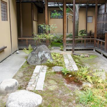 Isui-en (Nara), Patio in Teishuken Teahouse