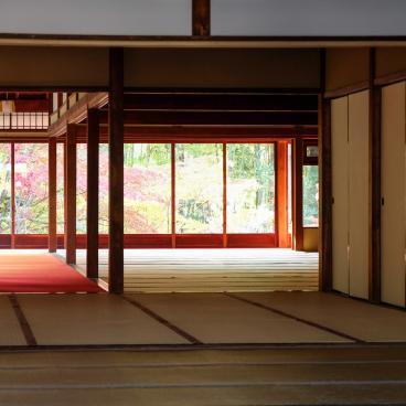Tenju-an (Kyoto), Inside view of the pavilion