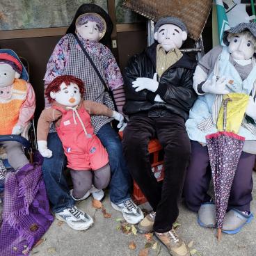 Kakashi no Sato, Scarecrows under a porch