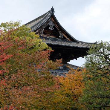 To-ji in Kyoto, temple at the beginning of autumn