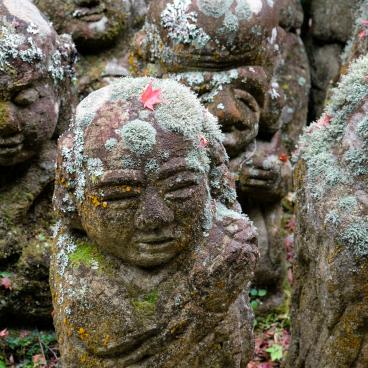 Otagi Nenbutsu-ji (Kyoto), Rakan statues 3