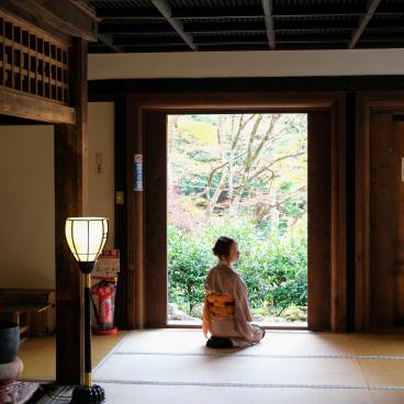 Otagi Nenbutsu-ji (Kyoto), Inside view of a pavilion