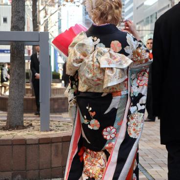 Young Japanese women wearing furisode kimono for Seijin no Hi 6