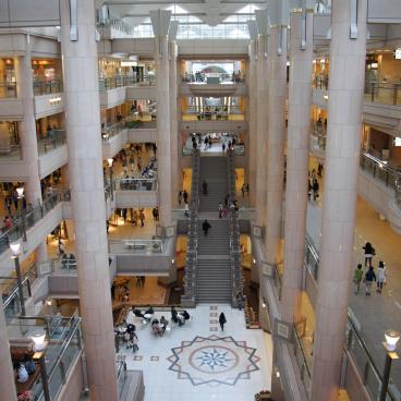Landmark Tower (Yokohama), Inside Landmark Plaza