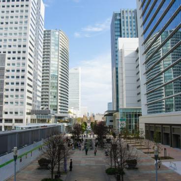 Yokohama, Queen's Square near Landmark Tower