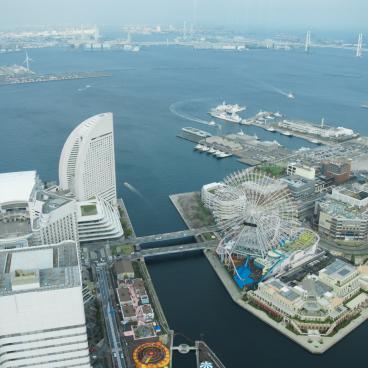 Landmark Tower (Yokohama), view on Minato Mirai and Cosmo World