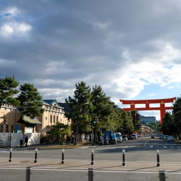 Kyoto Municipal Museum of Art and Jingu-michi avenue 1