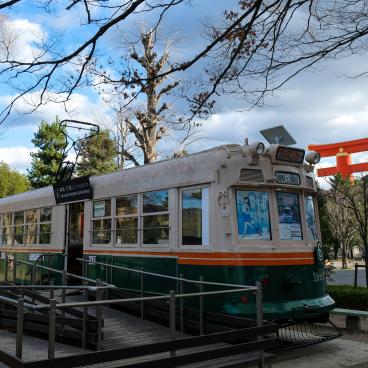 Kyoto Municipal Museum of Art, tram of Okazaki district