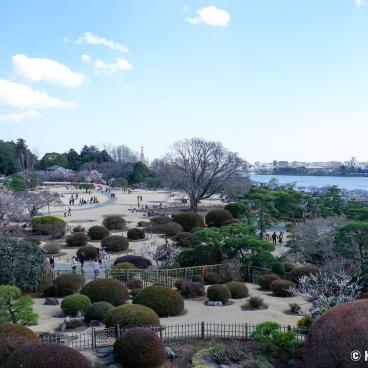 Kairaku-en (Mito), View on the garden from Kobuntei Residence