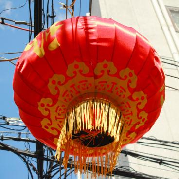 Nankinmachi (Kobe), Ornamental lantern
