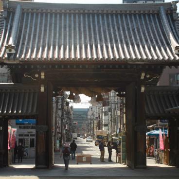Osaka Tenmangu, View on Ogimachi area from the shrine's entrance