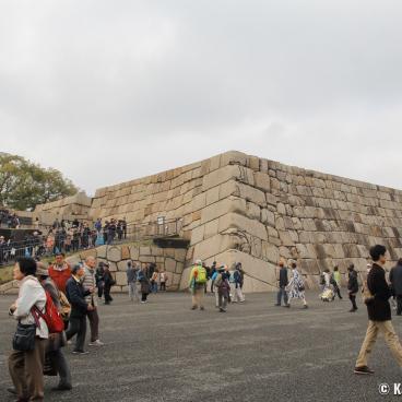 Kokyo Higashi Gyoen (Tokyo), Tenshu-dai keep foundations