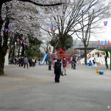 Asukayama Park, Children's playground