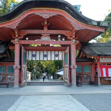 Iwashimizu Hachiman-gu Shrine, View of the shrine's grounds