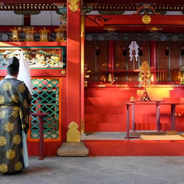 Iwashimizu Hachiman-gu Shrine, Shinto priest praying