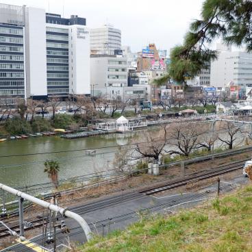 Kagurazaka (Tokyo), Canal Café at the area's southeastern access 4
