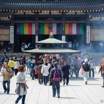 Kanamara Matsuri, Kawasaki Daishi temple's plaza