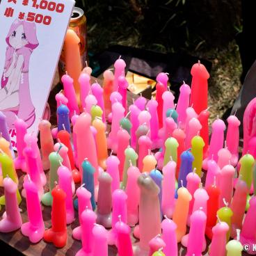 Kanamara Matsuri, Candles shaped as male and female genitalia