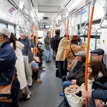 Toden Arakawa, Inside Tokyo Sakura Tram 2