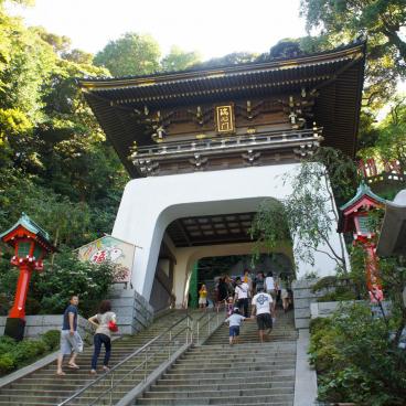 Enoshima-jinja, Zuishin-mon Gate