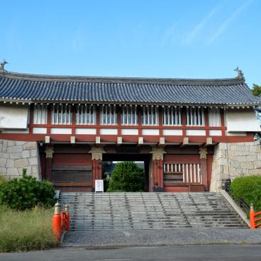 Fushimi-Momoyama Castle (Kyoto), Replica of a fortified gate