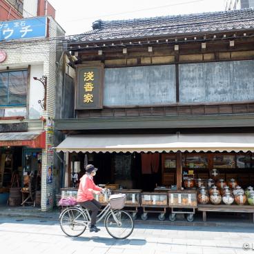Hana Matsuri in Nishiarai Daishi temple (Tokyo), Shopping street near the temple