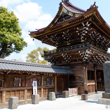Hana Matsuri in Nishiarai Daishi temple (Tokyo), Nio-mon main gate