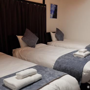 Shiki Asuka House (Kyoto), room with 3 western style beds