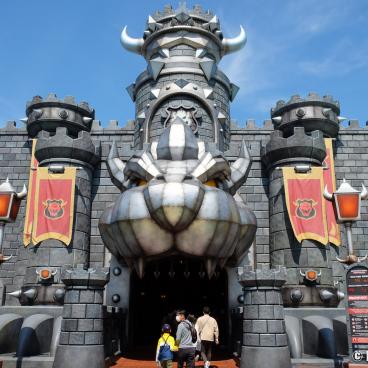 Super Nintendo World (USJ, Osaka), Bowser's Castle and entrance to Mario Kart Koopa's Challenge attraction