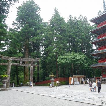 Toshogu (Nikko), Great torii gate and Gojunoto Five-story pagoda