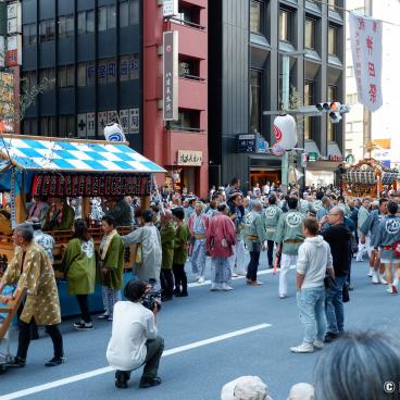 Kanda Matsuri, View of the procession in a street of Tokyo 2