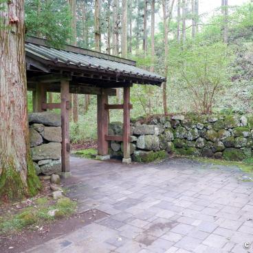 Kanmangafuchi Abyss (Nikko), Entrance gate to Jiun-ji temple 2