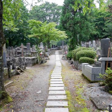 Kanmangafuchi Abyss (Nikko), Cemetery in Joko-ji Temple