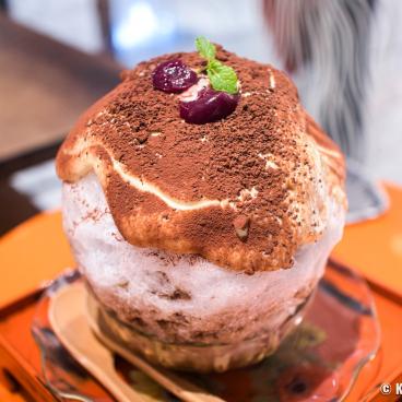Tiramisu flavored kakigori at Tea and Sake room "Tasuki" (お茶と酒 たすき) in Gion (Kyoto)