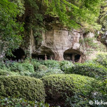 Hokoku-ji temple in Kamakura, Cave and steles