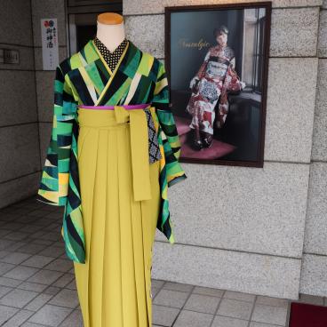 Kimono Hearts in Kyoto, Furisode kimono and hakama trousers to rent