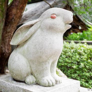 Higashi-Tenno Okazaki-jinja, Koma Usagi rabbit statue