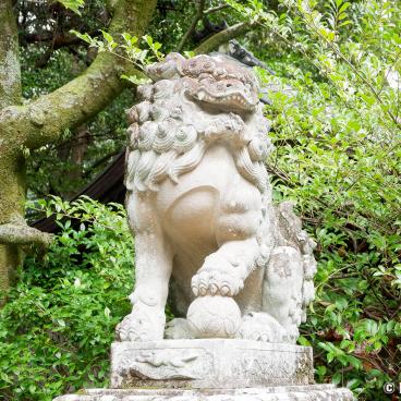 Higashi-Tenno Okazaki-jinja, Koma Inu statue