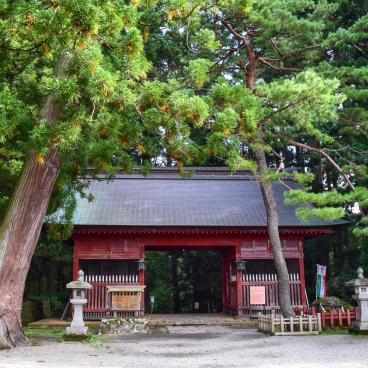 Mount Haguro (Dewa Sanzan), Zuishin-mon gate