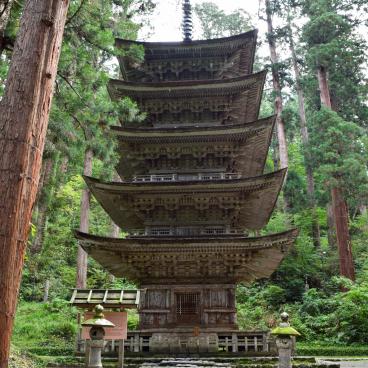Mount Haguro (Dewa Sanzan), Five story pagoda 2