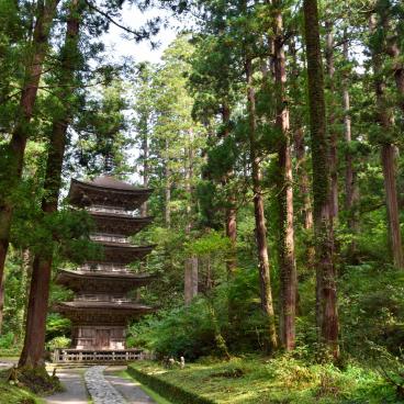 Mount Haguro (Dewa Sanzan), Five story pagoda