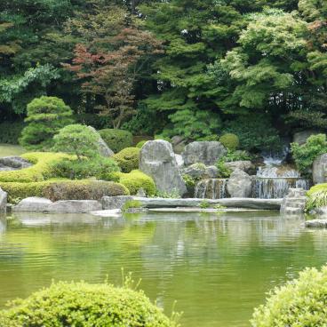 Ohori Park (Fukuoka), Waterfall in Ohori Teien Japanese garden 2