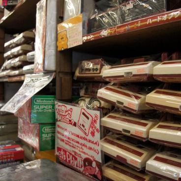 Den-Den Town & Otaroad (Osaka), a retrogaming shop