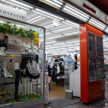 Den-Den Town (Osaka), Window of the cosplay shop Gee!Store
