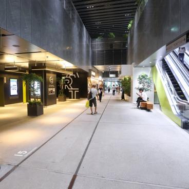 Shibuya Stream (Tokyo), Indoor alley