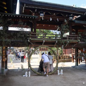 Tenmangu shrine in Osaka, Straw hoop Chi no wa kuguri