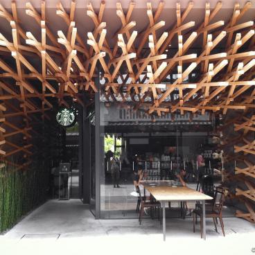 Dazaifu (Kyushu), Starbucks on Dazaifu Monzen-machi avenue