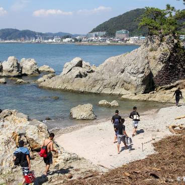 Hayama, Beach behind Morito-daimyojin shrine